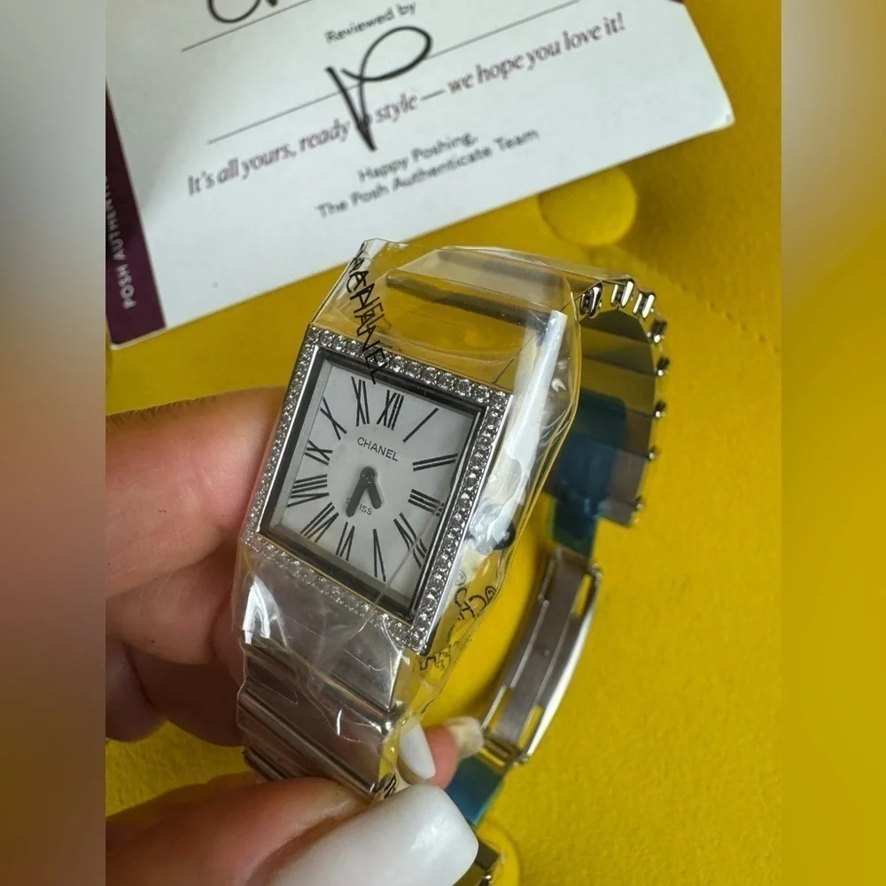 CHANEL sophisticated watch